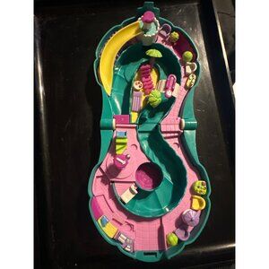 1995 Polly Pocket Bluebird  Shell splash & slide  Compact Playset no figures